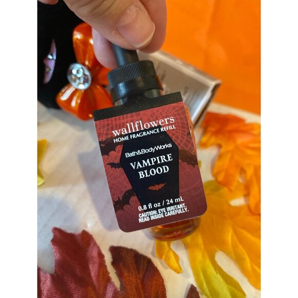 Bath & Body Works Halloween Spooky Kitty Wallflower Plug -Scent Control & Refill - Picture 7 of 9